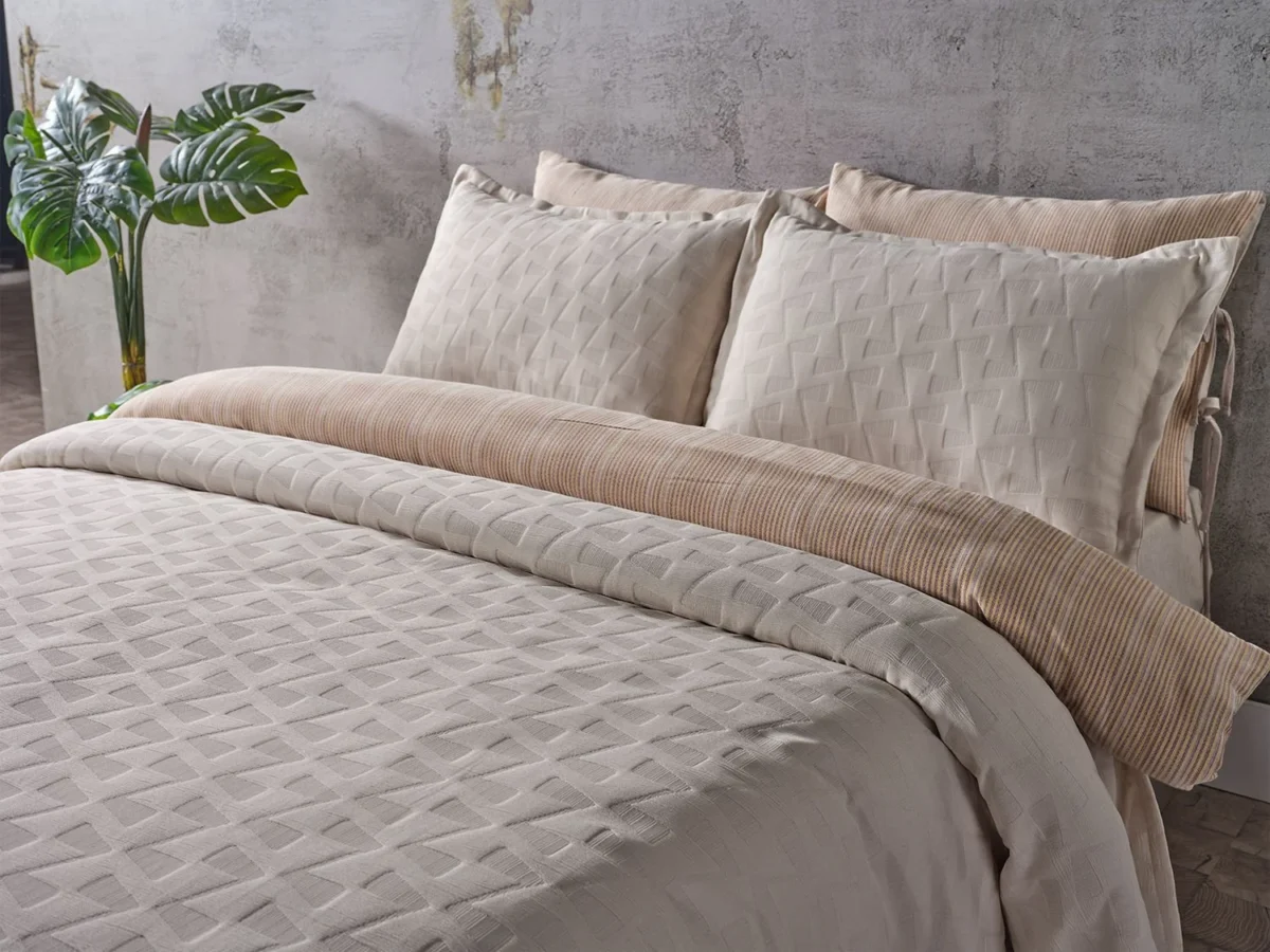 Set cuvertura pat dublu Arya crem - imagine 3